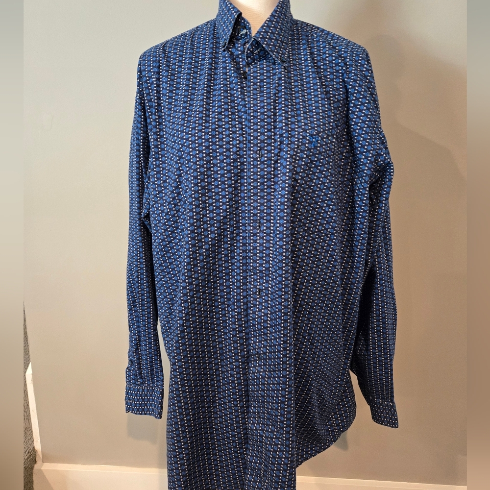 Men's Lnwot Wrangler competetion advanced comfort XL button down shirt.